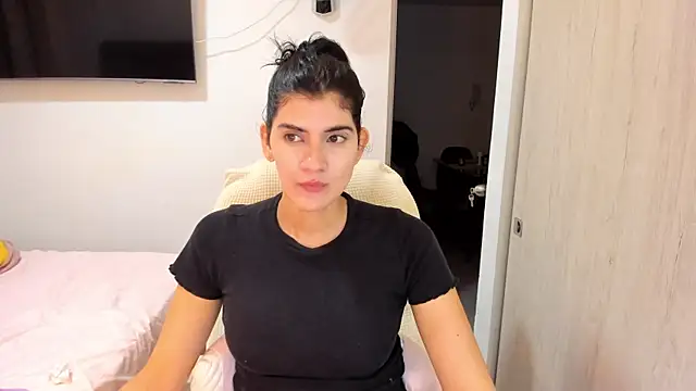 misstoya online show from 11.19.25