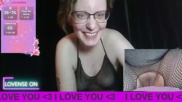 Snapshot of PernillaGirl chatting on 03.11.26 PernillaGirl online show from 03.11.26