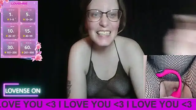 Snapshot of PernillaGirl chatting on 04.08.26 PernillaGirl online show from 04.08.26