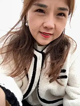 Efangfang online show from 12.03.24