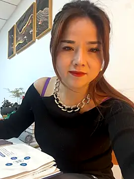 Efangfang online show from 11.25.25