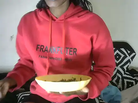 Pretty-emmie online show from 01.17.25