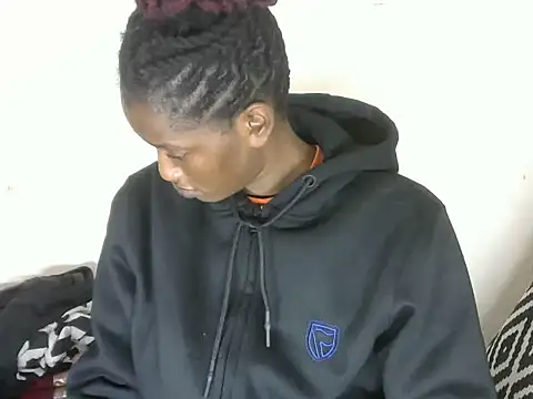 Pretty-emmie online show from 02.18.25