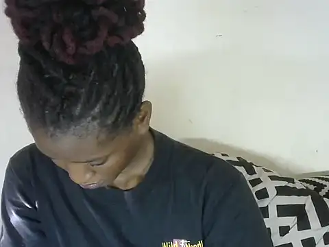 Pretty-emmie online show from 02.21.25