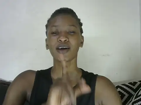 Pretty-emmie online show from 03.23.25