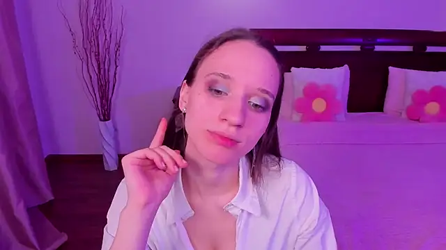 StaceySunny online show from 04.10.26