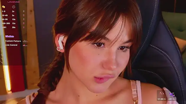 Snapshot of EmiliaDreams chatting on 10.09.25 EmiliaDreams online show from 10.09.25