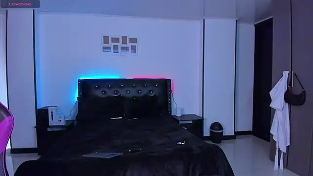 Meghan As online show from 02.15.25