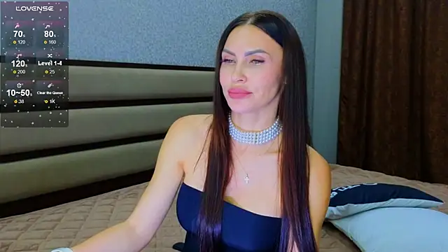 Snapshot of KimDavisBaby chatting on 10.29.25 KimDavisBaby online show from 10.29.25