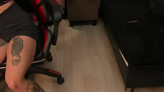 selene red  online show from 12.22.24