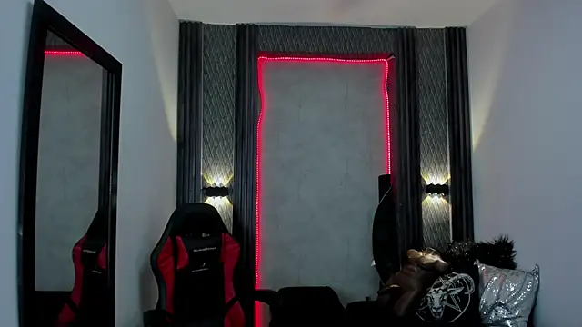 selene red  online show from 01.11.25