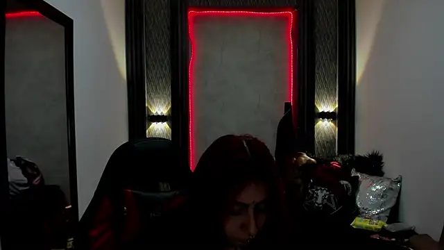 selene red  online show from 01.13.25