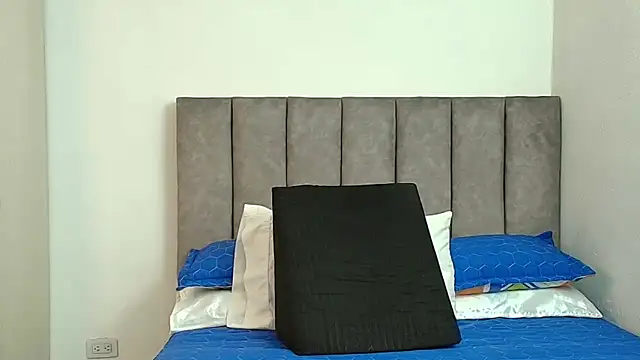 karina lewis  online show from 12.03.25