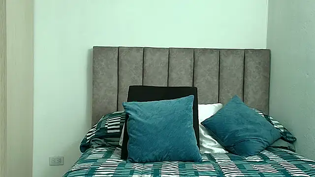 karina lewis  online show from 03.13.26