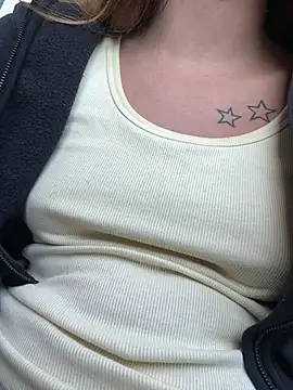 18petitewhitegirl online show from 04.23.26