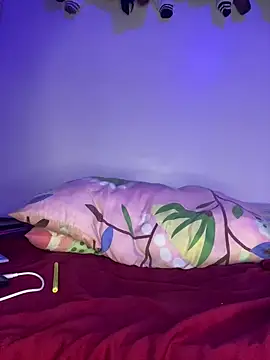 Barbie V8 online show from 02.05.25
