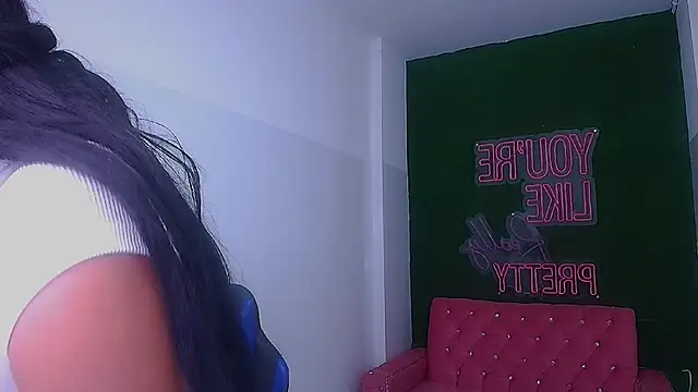 brenda a  online show from 12.12.24