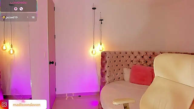 madisson davon online show from 10.14.25