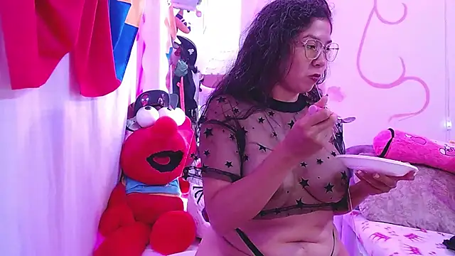 Snapshot of dainaflowers chatting on 09.24.25 dainaflowers online show from 09.24.25