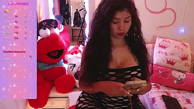 Snapshot of dainaflowers chatting on 09.29.25 dainaflowers online show from 09.29.25