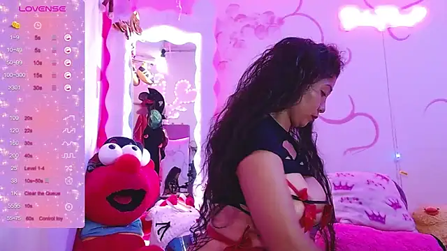 Snapshot of dainaflowers chatting on 10.12.25 dainaflowers online show from 10.12.25