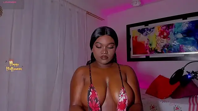 Snapshot of Scarlett_811 chatting on 10.20.25 Scarlett 811 online show from 10.20.25