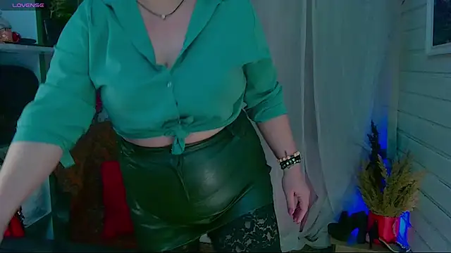 Snapshot of _Cloud_Atlas_ chatting on 02.09.25  Cloud Atlas  online show from 02.09.25