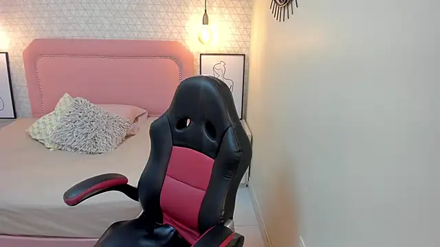 Kittytimberlake online show from 11.26.25