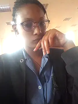 Snapshot of StarBarbiee chatting on 03.19.25 StarBarbiee online show from 03.19.25