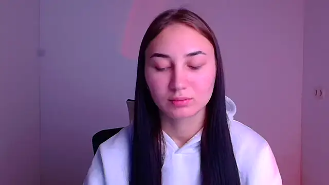 Jennifer Blum online show from 01.06.25