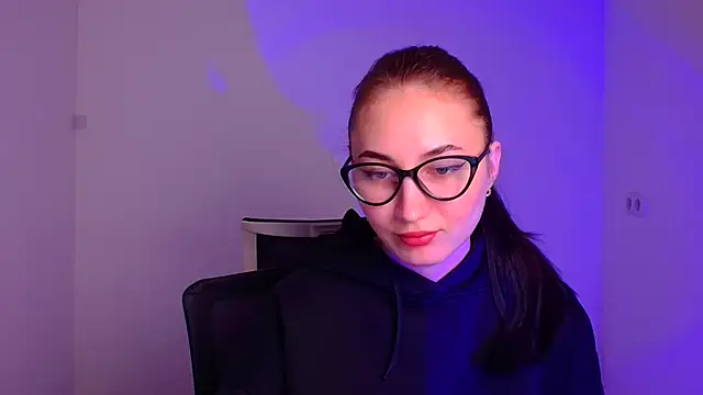 Jennifer Blum online show from 01.10.25