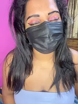 NOORA-GIRL online show from 10.11.25