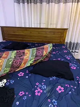 NOORA-GIRL online show from 12.23.25