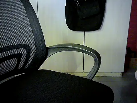 Snapshot of Destiny_Desire chatting on 09.10.25 Destiny Desire online show from 09.10.25