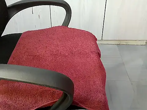 Snapshot of Destiny_Desire chatting on 09.17.25 Destiny Desire online show from 09.17.25