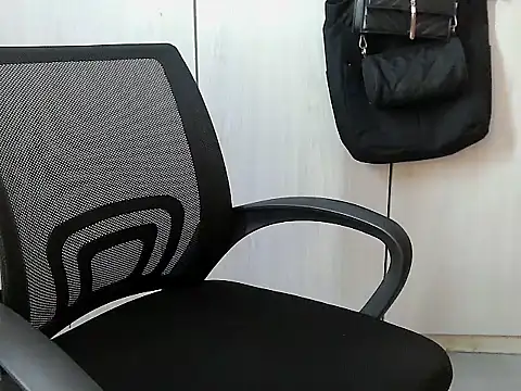 Snapshot of Destiny_Desire chatting on 10.10.25 Destiny Desire online show from 10.10.25