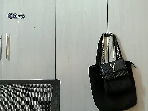 Snapshot of Destiny_Desire chatting on 10.13.25 Destiny Desire online show from 10.13.25