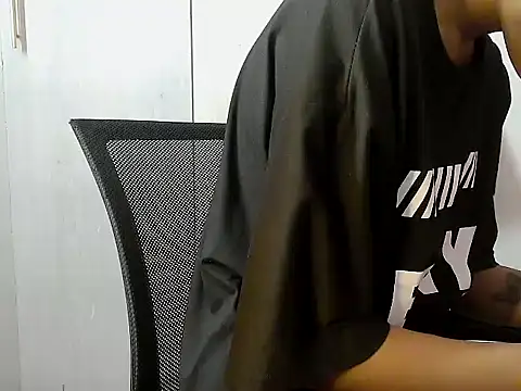 Snapshot of Destiny_Desire chatting on 10.17.25 Destiny Desire online show from 10.17.25