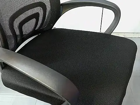 Snapshot of Destiny_Desire chatting on 10.18.25 Destiny Desire online show from 10.18.25