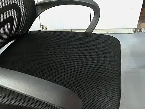 Snapshot of Destiny_Desire chatting on 10.19.25 Destiny Desire online show from 10.19.25