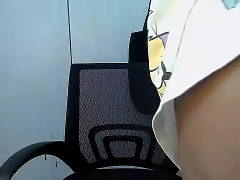 Snapshot of Destiny_Desire chatting on 10.27.25 Destiny Desire online show from 10.27.25