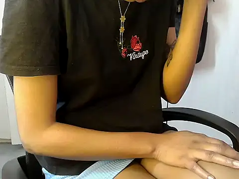 Destiny Desire online show from 11.24.25