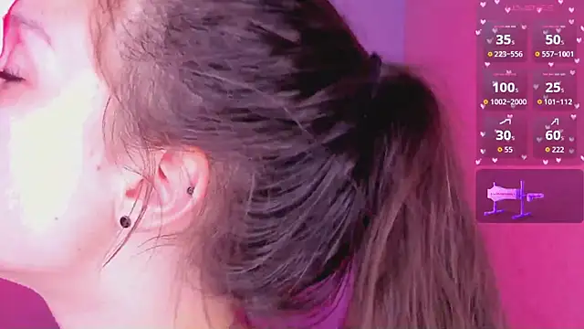 Snapshot of bitchpeace_ chatting on 10.05.25 bitchpeace online show from 10.05.25