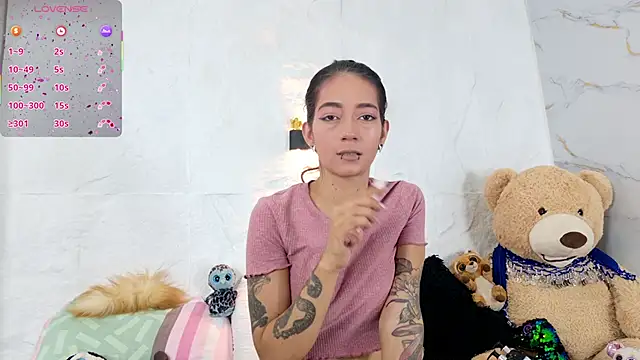 Snapshot of zorravioletta1 chatting on 09.18.25 zorravioletta1 online show from 09.18.25