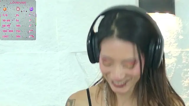 Snapshot of zorravioletta1 chatting on 09.26.25 zorravioletta1 online show from 09.26.25