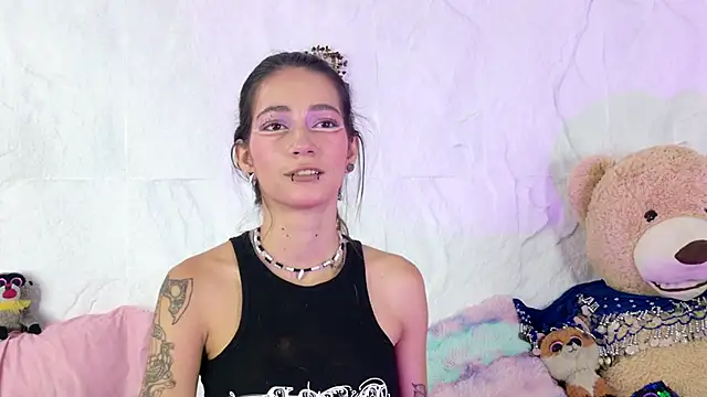 Snapshot of zorravioletta1 chatting on 10.04.25 zorravioletta1 online show from 10.04.25