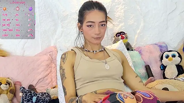 Snapshot of zorravioletta1 chatting on 10.13.25 zorravioletta1 online show from 10.13.25