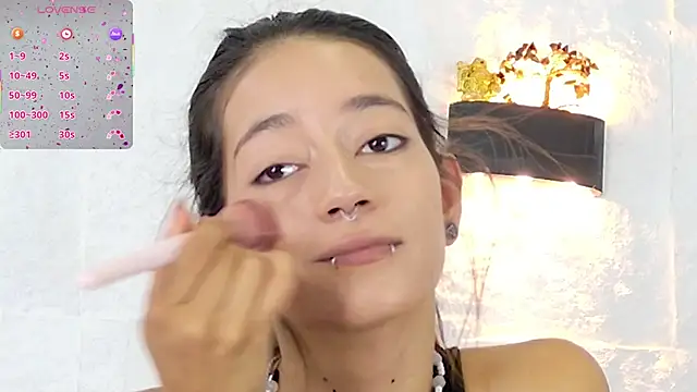 Snapshot of zorravioletta1 chatting on 10.15.25 zorravioletta1 online show from 10.15.25