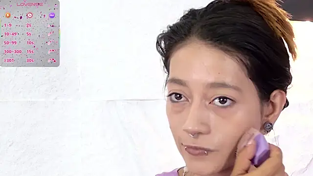 Snapshot of zorravioletta1 chatting on 10.27.25 zorravioletta1 online show from 10.27.25