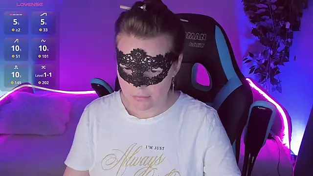 Sexy-Housewife online show from 09.25.25